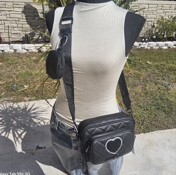 BETSEY JOHNSON BLACK n SILVER HEART DOUBLE COMPARTMENT CROSSBODY w/POUCH - Picture 5 of 8